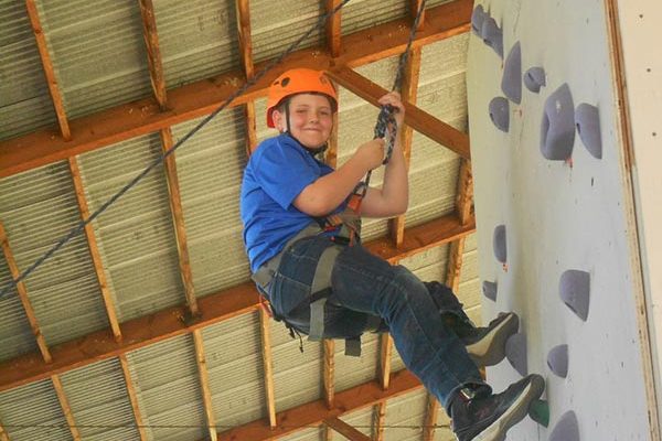 ONCOLOGY-CAMP-PAGE-climbing-wall